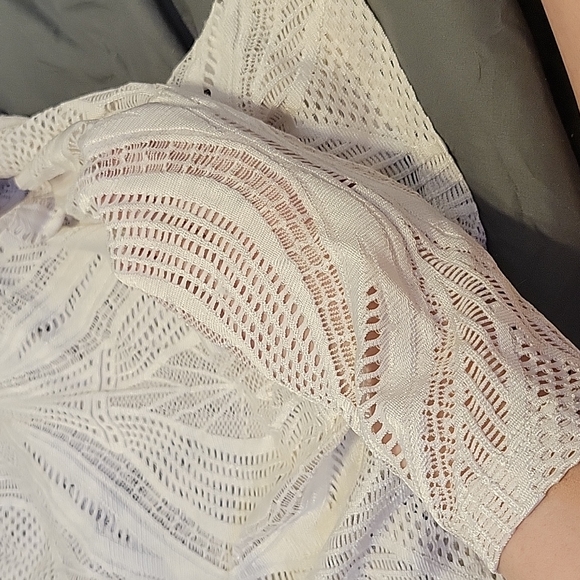 BEBE TOP - Picture 4 of 6